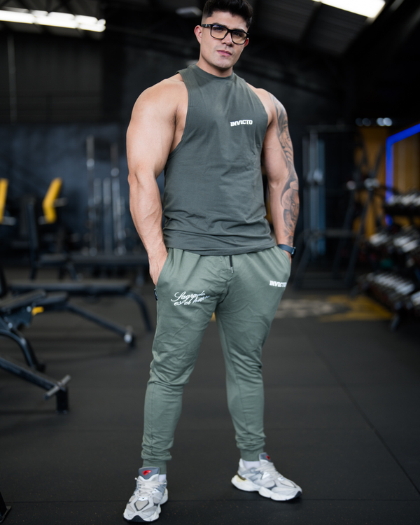 Jogger Verde Colección Sagrado es el hierrro